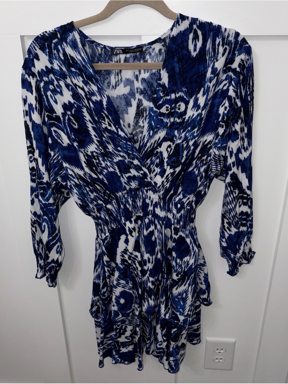 Zara Blue and White Printed V-Neck Dress-size Small